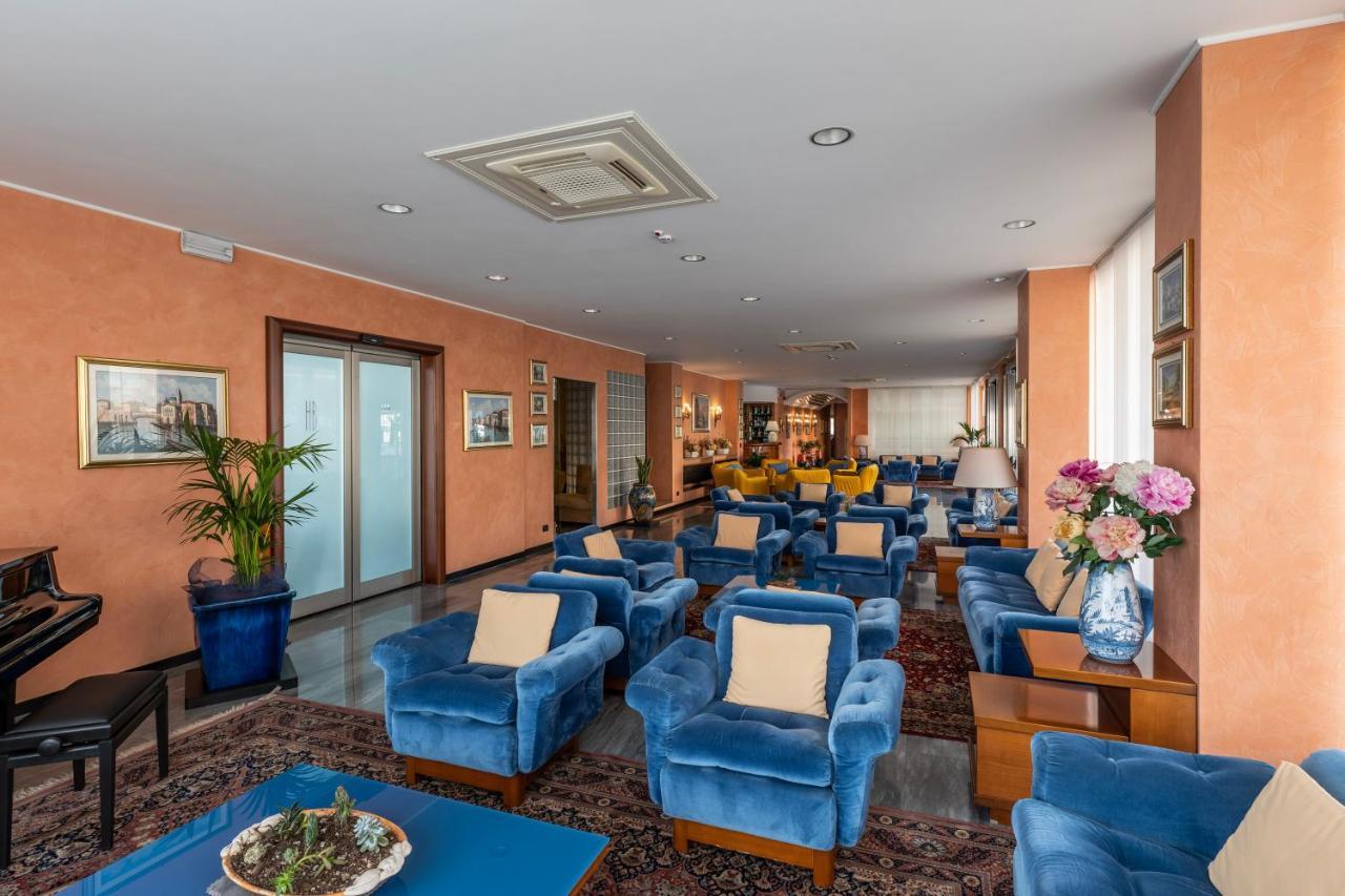 Hotel Bellevue Et Mediterranee Diano Marina Exterior photo