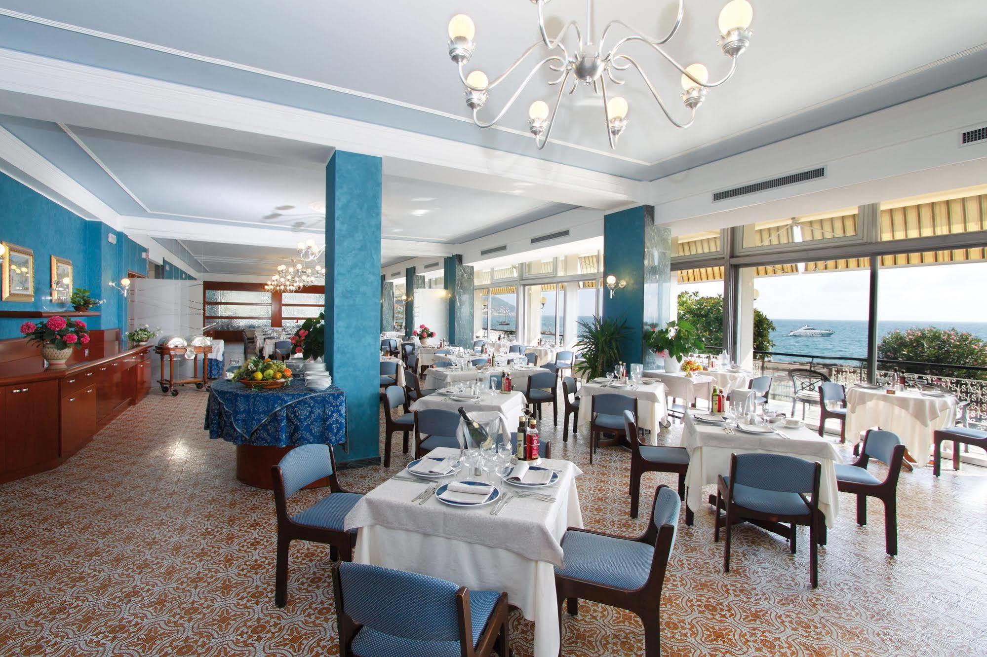 Hotel Bellevue Et Mediterranee Diano Marina Exterior photo