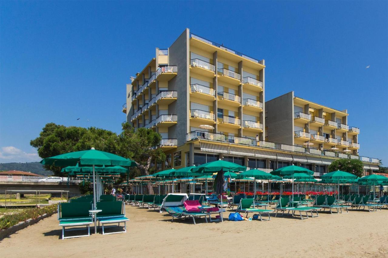 Hotel Bellevue Et Mediterranee Diano Marina Exterior photo