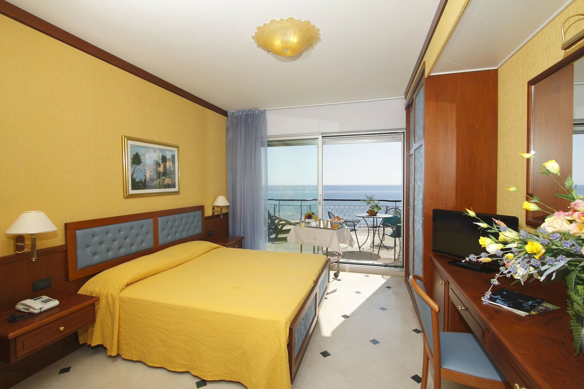 Hotel Bellevue Et Mediterranee Diano Marina Exterior photo